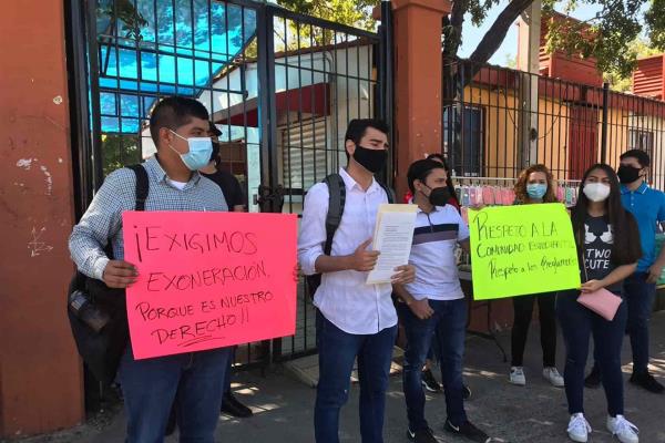 Exonera la UAS a los alumnos de Derecho tras manifestación