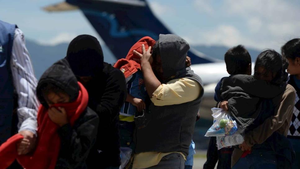 NYT: EEUU viola acuerdo y expulsa a México a niños migrantes de otros países