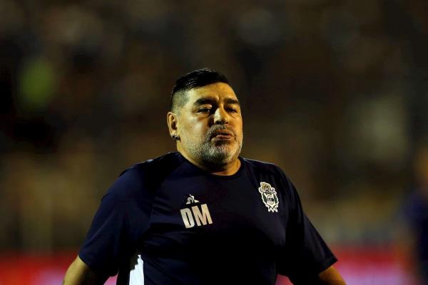 Internan a Maradona por un bajón anímico