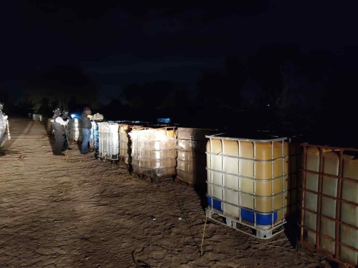 Aseguran bidones con químicos para la fabricación de droga en Culiacán Aseguran bidones con químicos para la fabricación de droga en Culiacán
