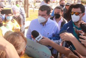 Protestan precaristas en la inauguración de la Plaza de la Mujer