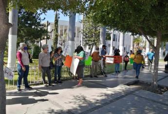Protestan antorchistas en Ayuntamiento de Ahome por posibles recorte al PEF 2021