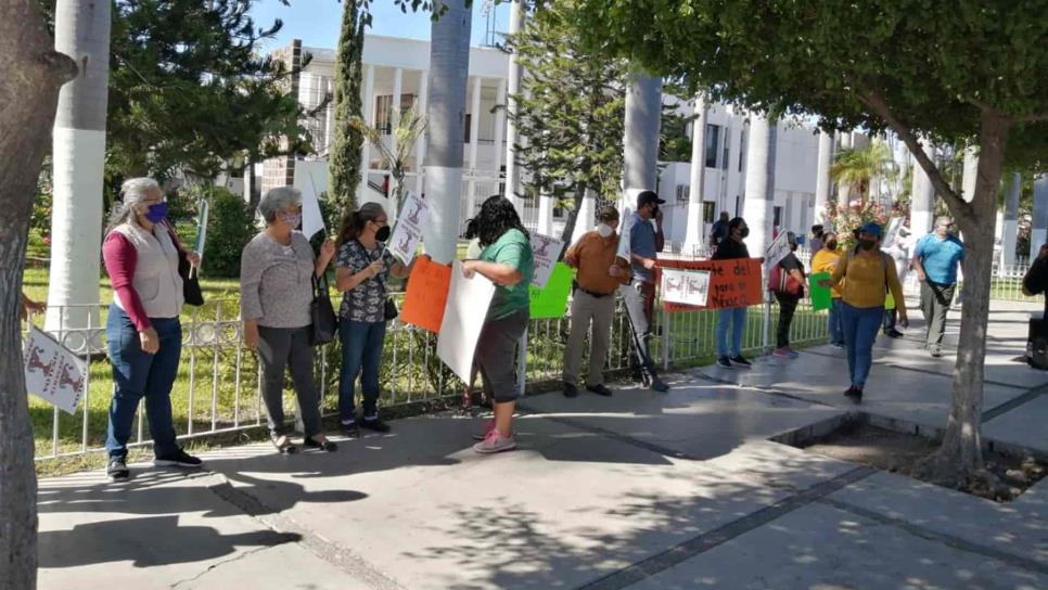 Protestan antorchistas en Ayuntamiento de Ahome por posibles recorte al PEF 2021