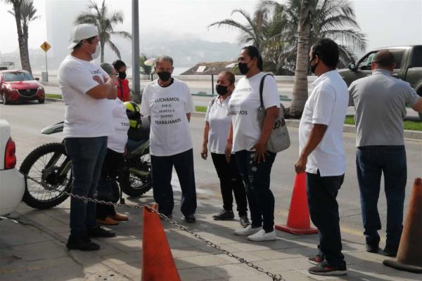 Demandan por la vía penal vendedores semifijos al alcalde de Mazatlán