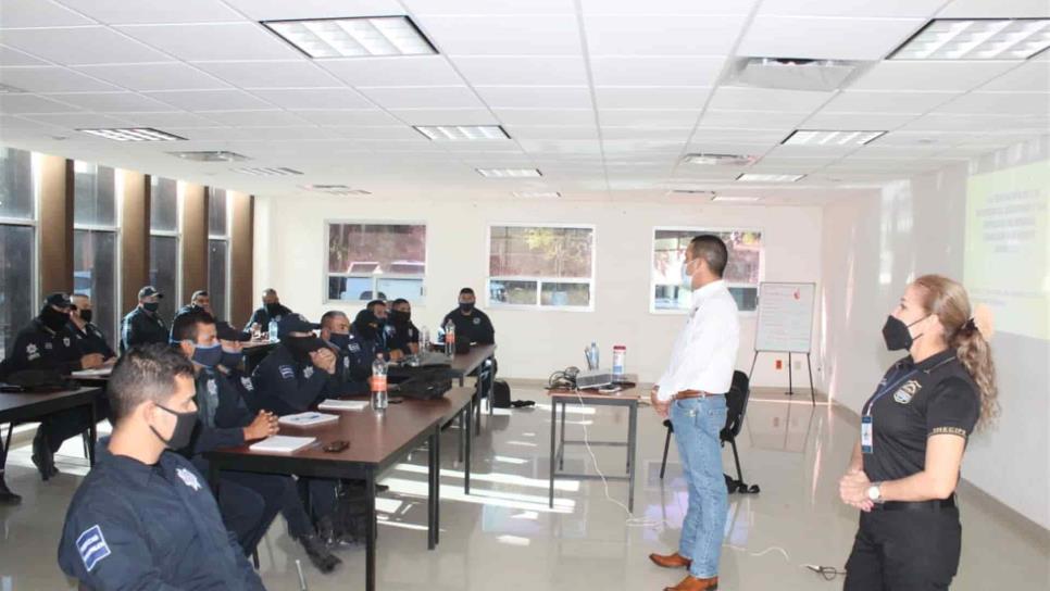 Continuarán capacitaciones de los agentes de policía en El Fuerte: Leonel Vea