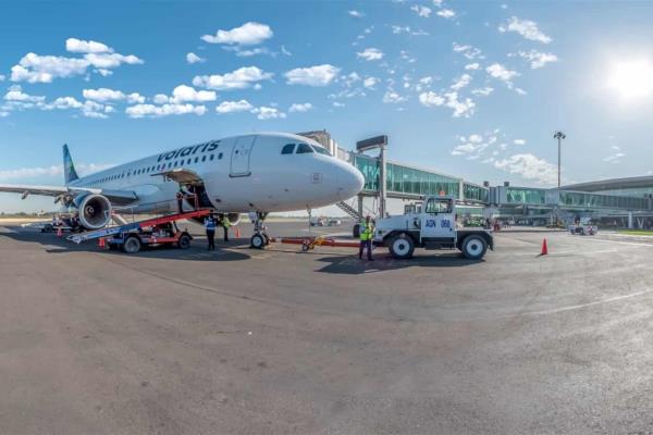 Aerolíneas operan al 100 % de su capacidad: SCT