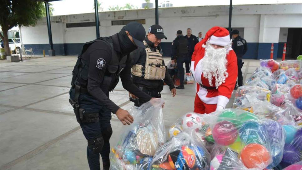 Policía de Ahome invita a donar un juguete para el Policlaus 2020