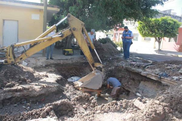 Se rompe tubería y se queda sin agua potable medio Mazatlán