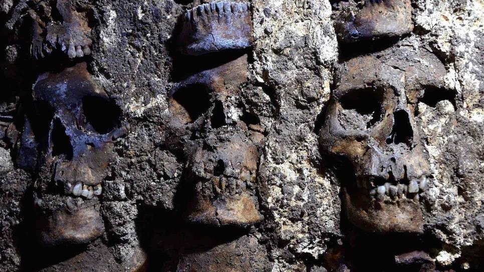 Arqueólogos mexicanos localizan fachada de torre de cráneos de Tenochtitlan Arqueólogos mexicanos localizan fachada de torre de cráneos de Tenochtitlan