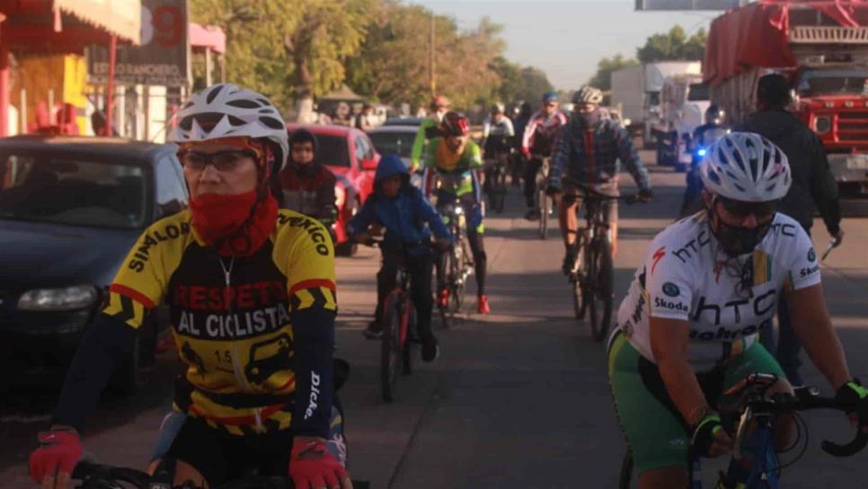 Ruedan ciclistas sobre la Mochis-Topolobampo para exigir justicia