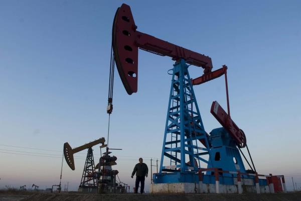 El petróleo de Texas abre con una bajada del 1,77 %, hasta 47,12 dólares