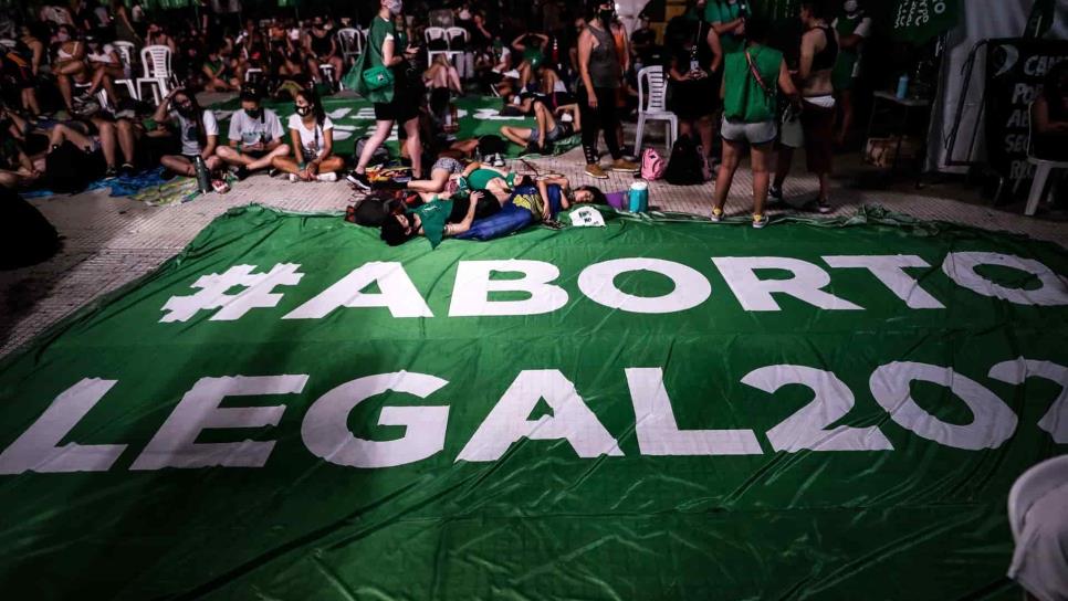 Argentina aprueba el aborto y supera décadas de luchas e intentos frustrados