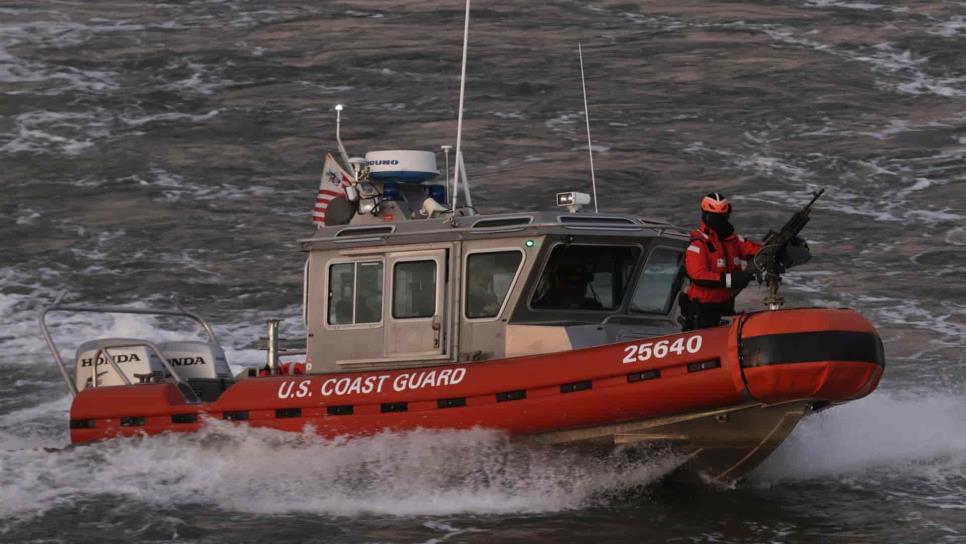 Guardia Costera de EEUU busca una embarcación desaparecida con 20 personas