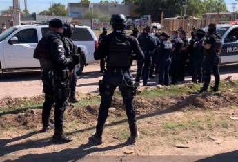 Con uso de la fuerza pública retiran a invasores de terrenos en Los Mochis