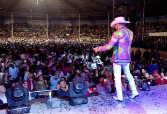 La esencia de una mujer hace que fluya el talento: Pancho Barraza
