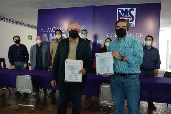 Entrega PAS constancia como precandidato a gobernador a Cuén Ojeda