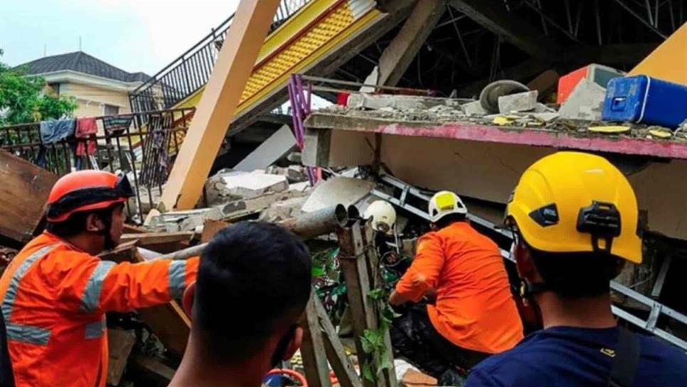 Sismo magnitud 6.2 sacude a Indonesia