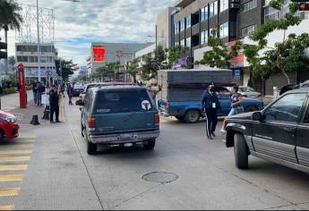 Tiangueros exigen a Estrada Ferreiro piso parejo para todos los comerciantes