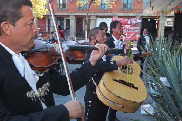 Garibaldi sigue viva y sus mariachis no dejan su oficio en tiempos duros