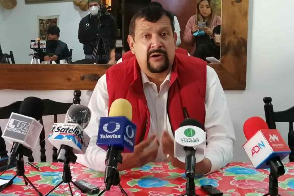 Serapio Vargas levanta la mano para diputación local