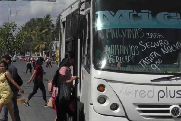 Choferes de urbanos denuncian presión para apoyar a precandidatos del PRI