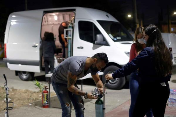 Llevan oxígeno sobre ruedas a enfermos de covid-19 en Jalisco