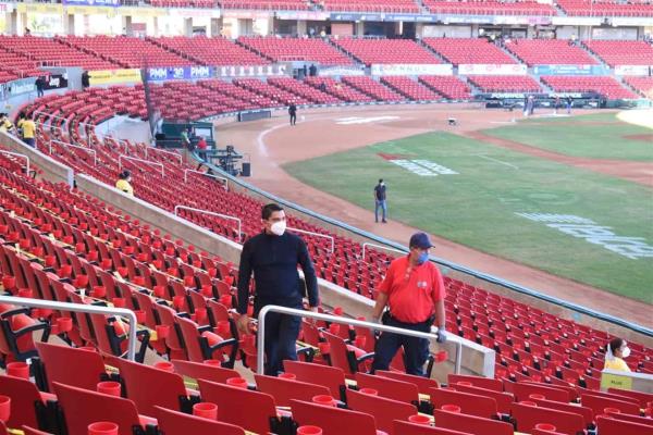 Invita “El Químico” a reporteros a verificar filtros sanitarios en el estadio