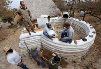 Superadobe, la técnica de construcción barata que se populariza en México