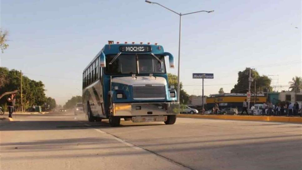Suspenden algunas rutas de transporte foráneo ante lluvias