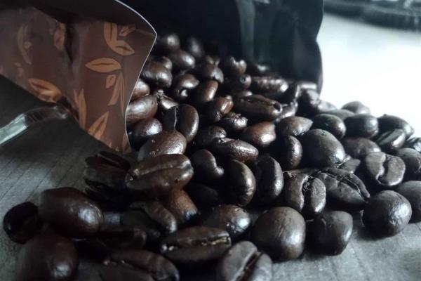 Tomar café a diario reduce el riesgo de fallas cardíacas, según tres estudios