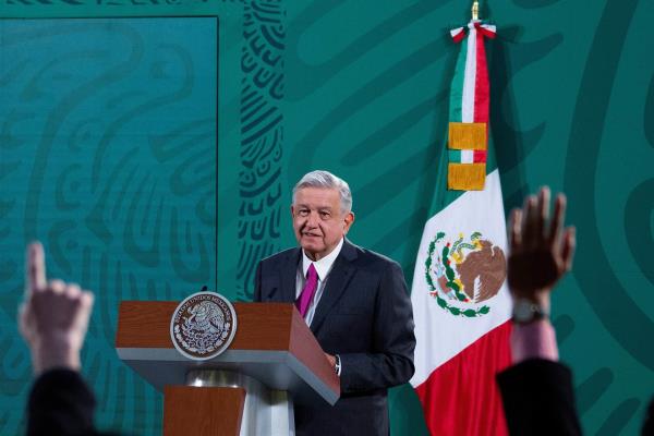 López Obrador rechaza regular redes sociales, pero pide terminar la censura