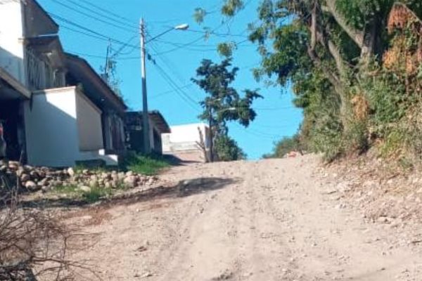Calle Girasol, un peligro para adultos mayores