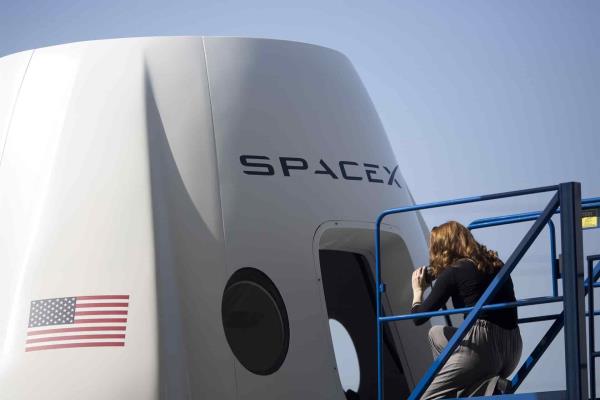 SpaceX, lista para lanzar otros 60 satélites Starlink tras posponer la misión