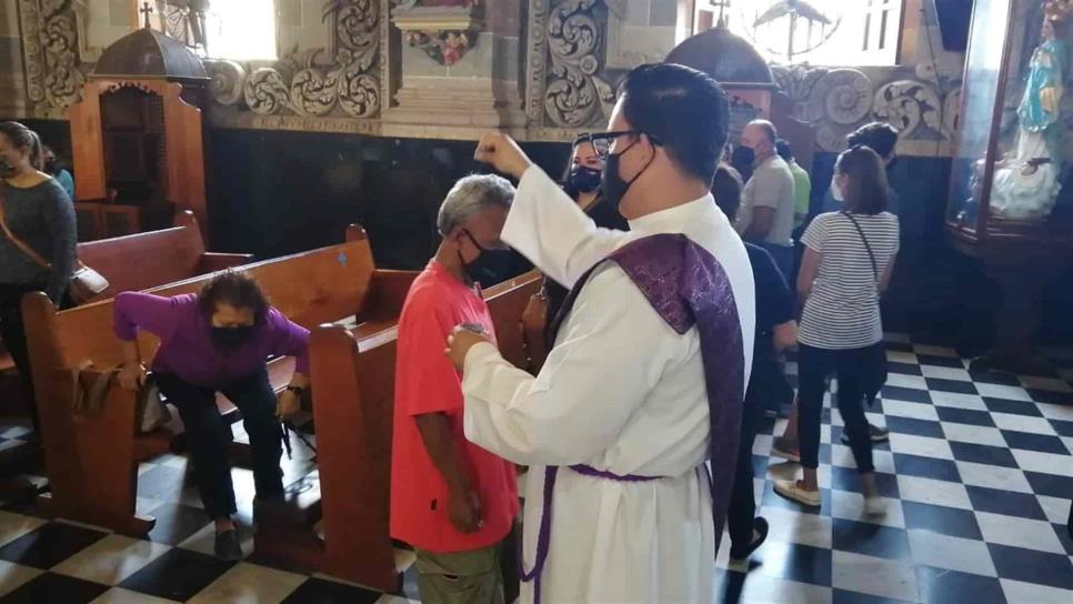 Poca asistencia de feligreses en Miércoles de Ceniza, en Catedral