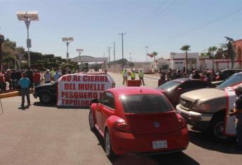 Pescadores se manifiestan contra API ante cierre del muelle en Topolobampo