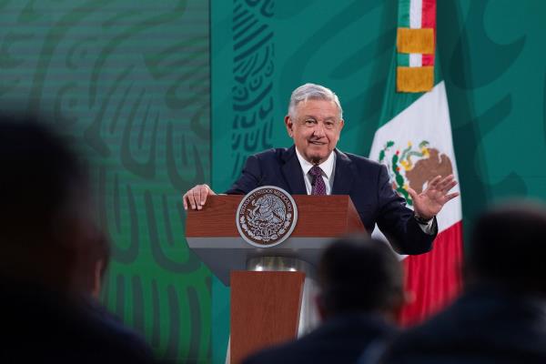 Agradece AMLO aprobación de su polémica reforma eléctrica
