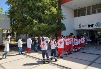 Trabajadores del Centro de Salud y paramédicos reciben vacuna anti covid