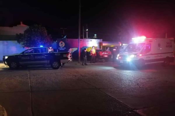 Conducía ebrio y se mete a un negocio de hot dogs en Los Mochis