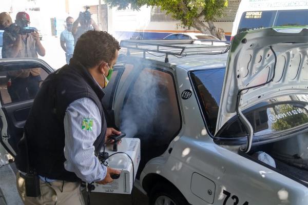 Ecotaxis Verdes adquiere máquina para desinfectar sus unidades