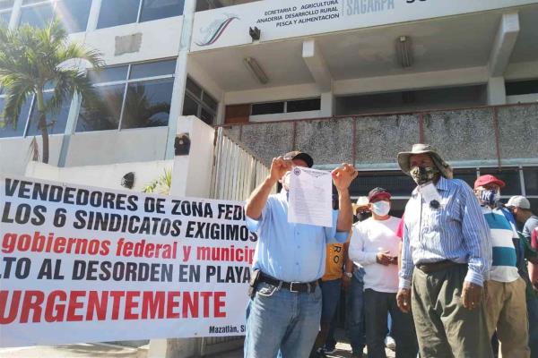 Vendedores de playa exigen regulación de su actividad