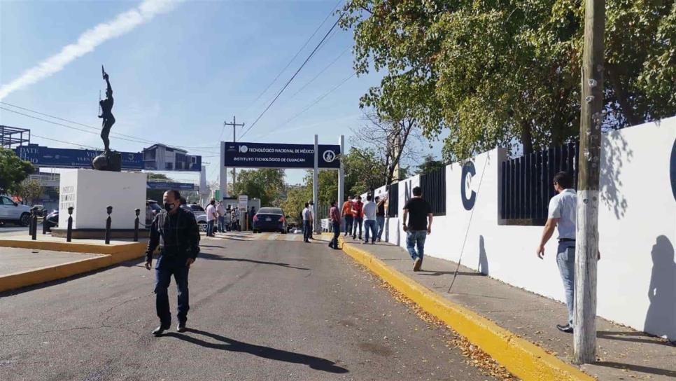 Se manifiestan trabajadores sindicalizados del Tec de Culiacán Se manifiestan trabajadores sindicalizados del Tec de Culiacán