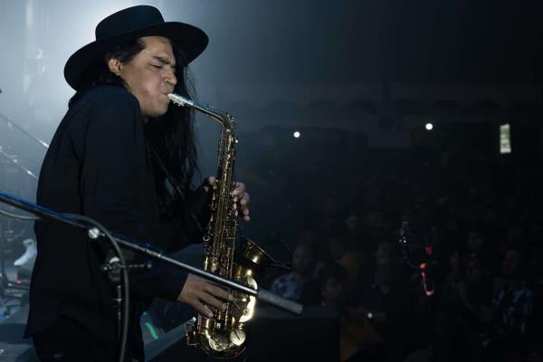 Fallece saxofonista de La Maldita Vecindad por Covid-19
