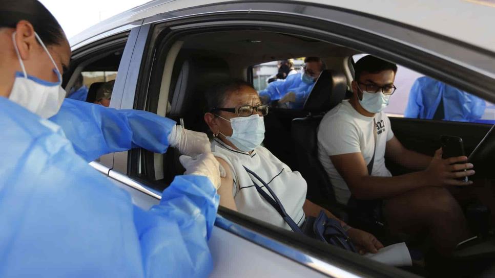 Arranca la vacunación contra covid-19 a través del auto en México Arranca la vacunación contra covid-19 a través del auto en México