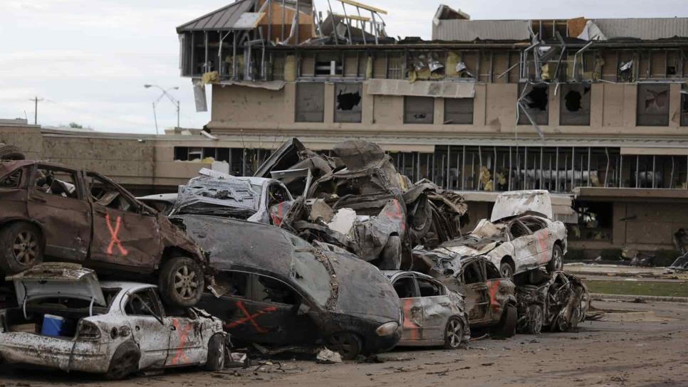 Una veintena de tornados destrozan casas en el sur de EEUU