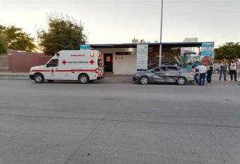 Accidente deja a cuatro personas lesionadas en Viñedos, Los Mochis