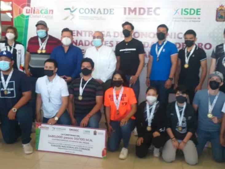 Entregan estímulos a medallistas de Culiacán Entregan estímulos a medallistas de Culiacán