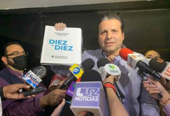 Mario Zamora presenta declaración 10 de 10 y lanza reto a candidatos