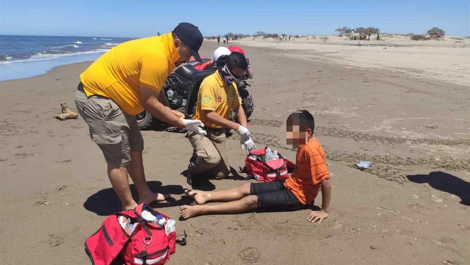 Rescatan a niño que se ahogaba en playa de San Juan, Ahome