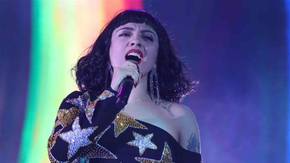 Mon Laferte y Gloria Trevi unen fuerzas y estilos en La Mujer