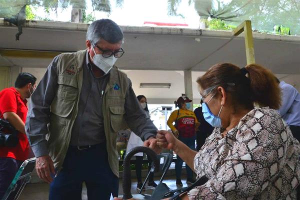 Supervisa Secretario de Salud módulo de vacunación en Culiacán
